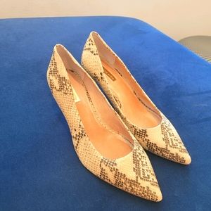 Louise et Cie Tan Jordyna Snake Skin Print, Size10